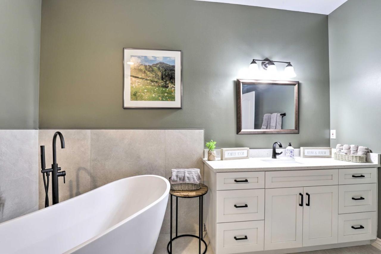 Peaceful Midway Studio With Mountain And Golf Views! Exterior foto